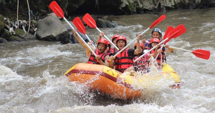 Rafting in Uganda